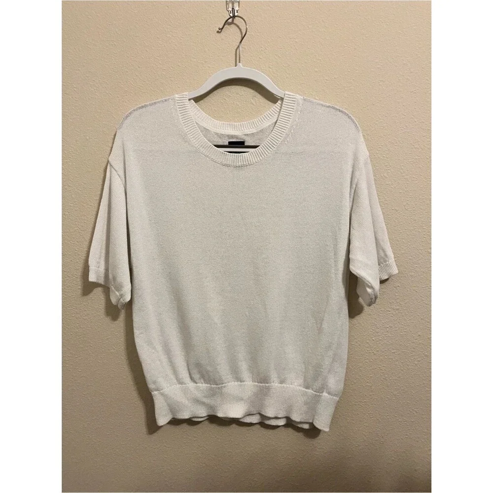 GAP White Crewneck Short Sleeve Knit Top